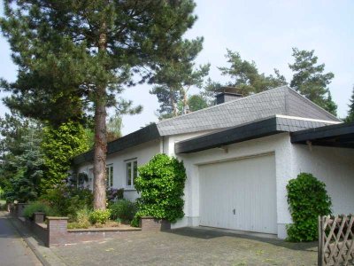 Einfamilienhaus mit Top-Ausstattung 2 Bäder ruhiger Lage Garten Garage Carport schöne Außenanlage