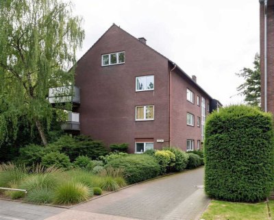 Lichtdurchflutete Dachgeschosswohnung in grüner ruhiger Lage