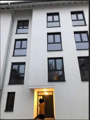 Bezugsfrei ab 08/2026: Moderne 5-Zimmer-Wohnung mit Balkon, 2 Bädern & Stellplatz