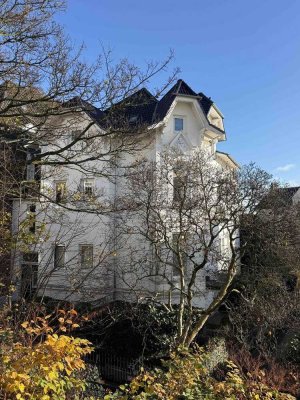Gartenetage mit Loft-Charakter im Blankeneser Treppenviertel - feiner Elbblick