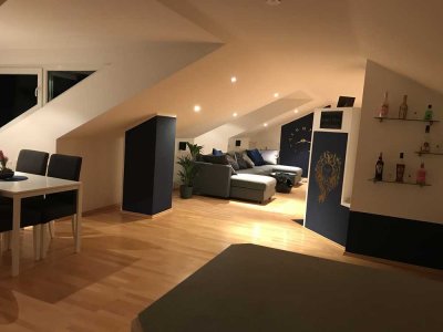 Schöne, Große 2 Zimmer Wohnung mit Kamin und traumhaftem Bergblick