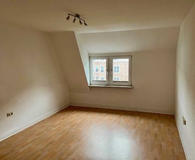gemütliche und helle Dachgeschoss Wohnung Nähe Innenstadt