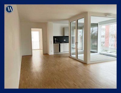 FAMILIEN-Wohnung im Neubau! 4 Zimmer mit Glaswand-Balkon, Einbauküche, Gäste-WC, Walk-In-Dusche, TG