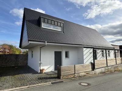 Charmantes Landhaus, komplett saniert, bezugsfertig, 155 m²  Wohnfl., 290m² Grund