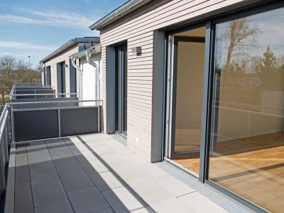 GANZ OBEN + NEU WOHNEN BEIM HALLENBAD! 2-Zi.Wohnung mit 14 m² Süd-Balkon in Weingarten