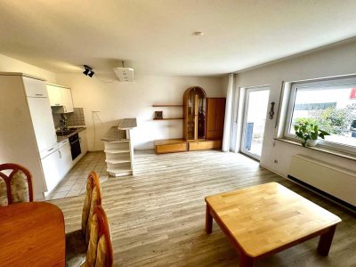Gepflegte 2,5 Zimmer WHG in Berkheim mit Balkon, Einbauküche und Tiefgaragenstellplatz