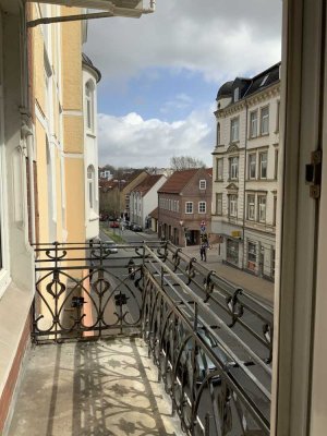 4 Zimmer Altbauwohnung im 1. OG , 2 Balkone Toosbüy str