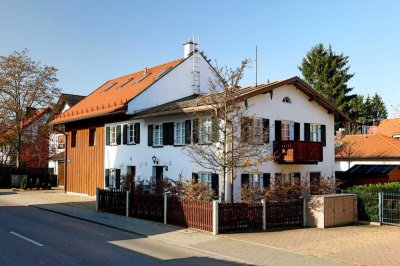 Saniertes Bauernhaus mit 4 Einheiten in München-Forstenried
