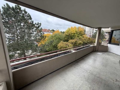 Gepflegte 2-Zimmer-Wohnung mit Westbalkon und Einbauküche in guter Lage