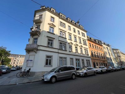 Dresden Neustadt, well connected 1-bedroom apartment in period building with quiet balcony