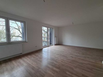 helle 2-Zimmer Wohnung mit kleinem Balkon in Krefeld-Stadtmitte