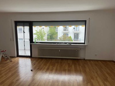 Vollständig renovierte 3,5-Zimmer-Wohnung mit Balkon in Dietzenbach