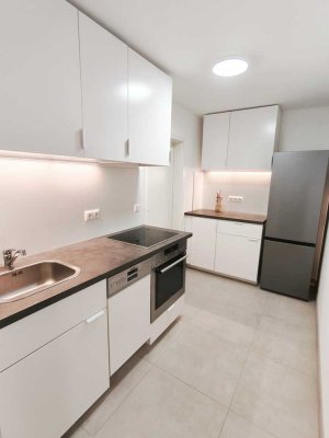 WG Zimmer in frisch renovierter Wohnung mit viel Licht und moderner Ausstattung