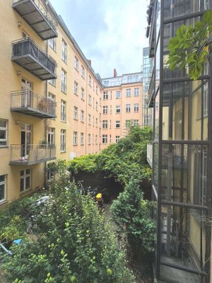 halboffene Wohnküche, ruhig im Hinterhof mit Balkon