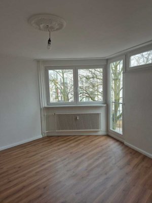 Moderne 2-Zimmer Wohnung im 2. OG mit großem Balkon in Tempelhof