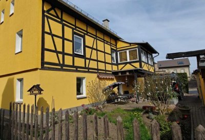Zweifamilienhaus mit 2 abgeschlossenen Wohnungen in zentraler Lage