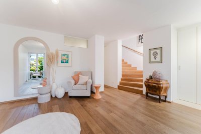 ZAUBERHAFTES, zentrales &amp; top ausgestattetes Stadthaus - Seeblick - Traunsteinblick - 2 Stellplätze - GMUNDEN