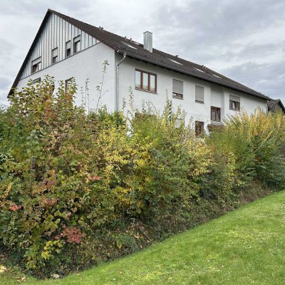 Helle & gut geschnittene 4-Zimmer-Wohnung mit Einzelgarage & Hobbyraum im UG