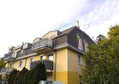 Perfekt für Zwei – mit Terrasse, Sonne und zwei Garagenplätze !