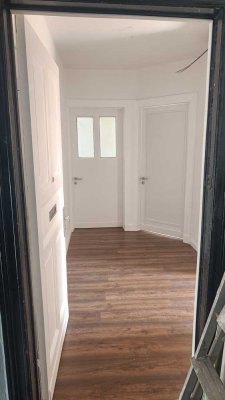 Erstbezug nach Renovierung: Moderne 3-Zimmer-Wohnung in Hamburg-Wilhelmsburg –  teilmöbliert