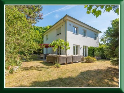 Moderne Stadtvilla mit hoher Energieeffizienz, grünes Premiumgrundstück,  hochwertige Ausstattung