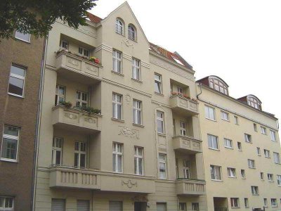 Helle Altbauwohnung in ruhiger Lage, saniert