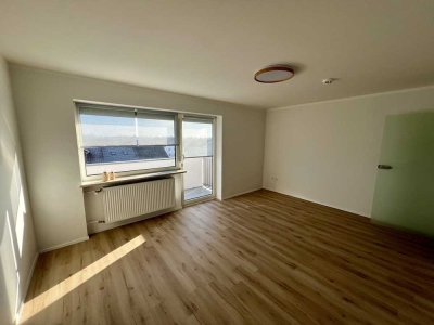 Provisionsfrei vom Eigentümer: Kernsanierte 1-Zimmer-Wohnung mit Balkon & Fernsicht