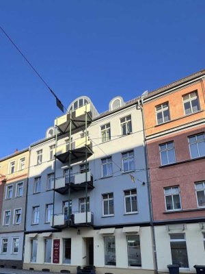 Zentral gelegene, helle 3-Raum Wohnung über 71,67 qm ab 01.04.2026