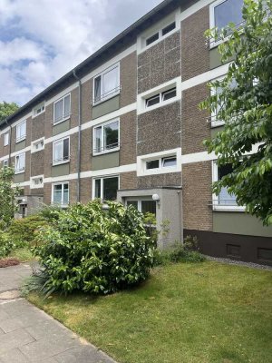 2 Zimmer Wohnung im Erdgeschoss links.