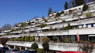 Sonnige, modernisierte 2-Raum-Terrassenwohnung mit geh. Innenausstattung