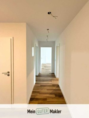 Erstbezug nach Sanierung: Lichtdurchflutete 4-Zimmer-Wohnung mit Balkon in zentraler Lage