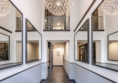 Exklusives Wohnen: Liebevoll sanierter Altbauklassiker mit Südbalkon! ++Courtagefrei++