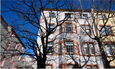 Bildschöner Altbau, ruh. Lage... Wohnen im HP mit Loggia u. eigenem Gärtchen.. Nähe Frankenallee