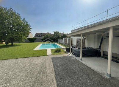 Wohnkomfort! Saniertes &amp; Modernisiertes Einfamilienhaus auf Doppelgrundstück in Lassee, mit Garten, Carport &amp; Salzwasserpool!