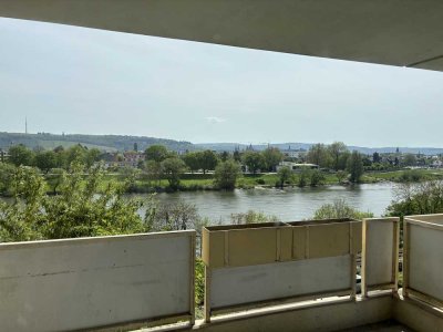 Vollständig renovierte 2-Zimmer-Wohnung mit Balkon in Trier
