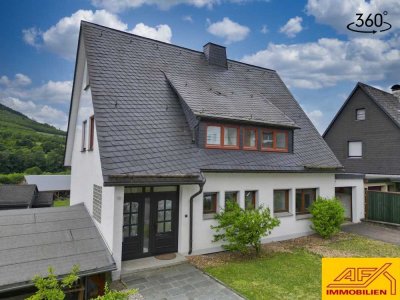 Familien(t)raum mit Potenzial - Zweifamilienhaus in Olsberg!
