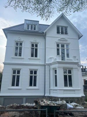 Exklusive 4-Zimmer-Dachgeschosswohnung mit luxuriöser Innenausstattung mit EBK in Lübeck
