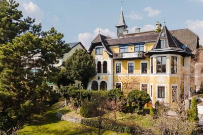 GMUNDEN - Stilvolles Wohnen mit Geschichte!Altbauwohnung in Gründerzeitvilla