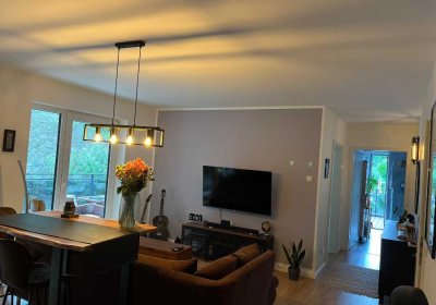 Helles Penthouse mit großer Dachterrasse, Waldblick und Aufzug
