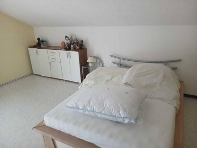 Geräumige 5-Zimmer-Maisonette mit 250 m² Eigengarten