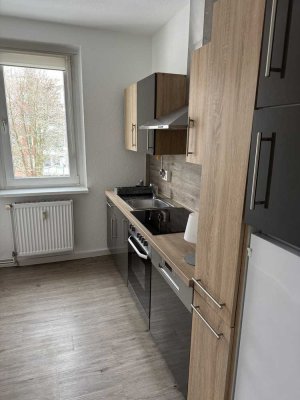 Helle 2-Zimmer-Wohnung mit Balkon in Rostocks Südstadt