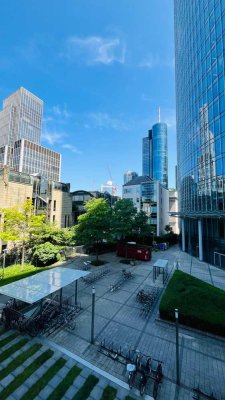 Helles, modernes Studio-Apartment mit Skyline-Blick im Herzen Frankfurts