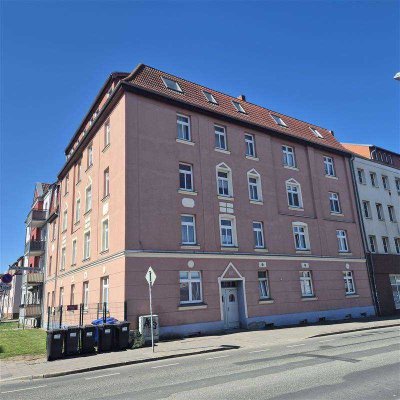 Lichtdurchflutete 2-Zimmer-Wohnung mit Balkon und Blick auf einen ruhigen Innenhof