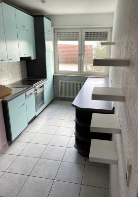 Attraktive und gepflegte 2-Raum-Wohnung mit Balkon und EBK in Lampertheim