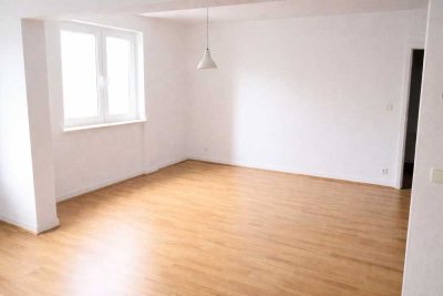 3-Zi.-Wohnung im 3. OG mit Außenstellplatz (optional) in Essen Südviertel