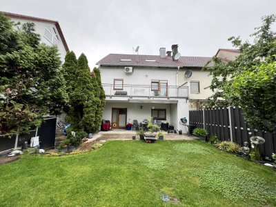 Zwischen Natur und Stadt: Gepflegtes Familiendomizil mit Einliegerwohnung in Untergrombach.