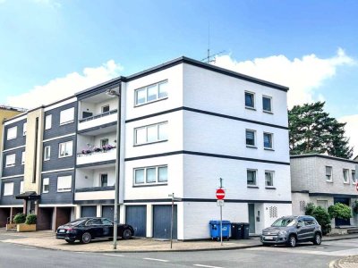 Leverkusen-Opladen: Solides 4-Familienhaus mit 3 leerstehenden Wohnungen und 4 Garagen in City-Lage!