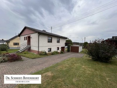 Gemütliches  Einfamilienhaus auf einem herrlich sonnigen Grundstück in Fehl-Ritzhausen.