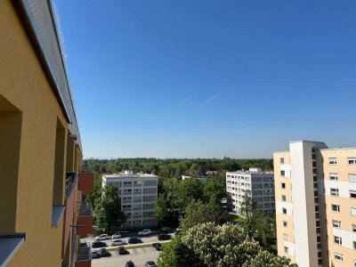 Preishit 1,5 Zi. Penhouse App. mit Alpenpanorama, 8 Stock, sehr hell, ruhig, frei, zus. Abstellkamme