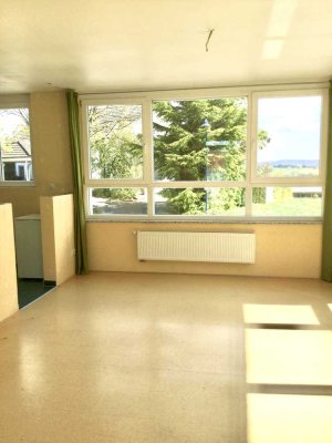 Freundliche und sehr helle 3 Zimmer Wohnung mit Terrasse und Garten in Reichartshausen
